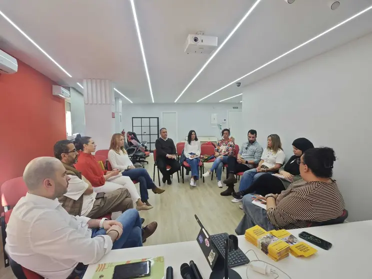 Reuni&oacute;n del psoe con entidades sociales