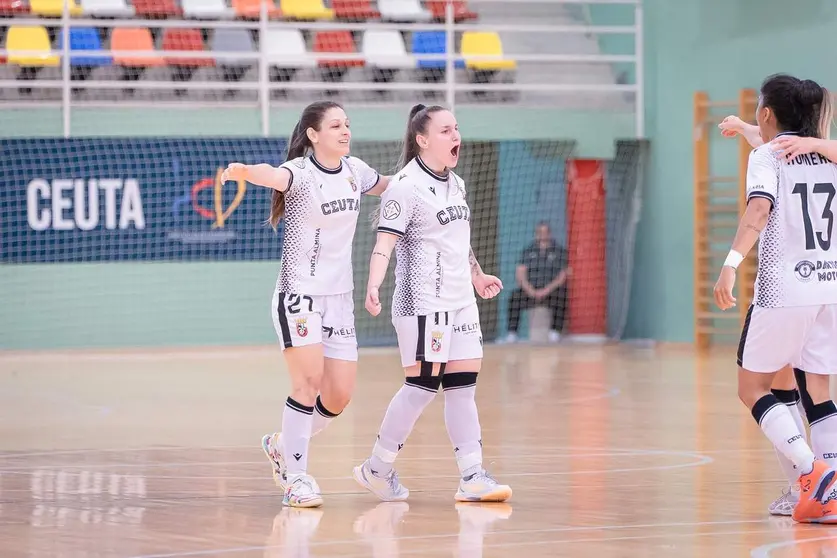 Jugadoras del Ceuta femenino de Primera Iberdrola. Foto: AD Ceuta FC.