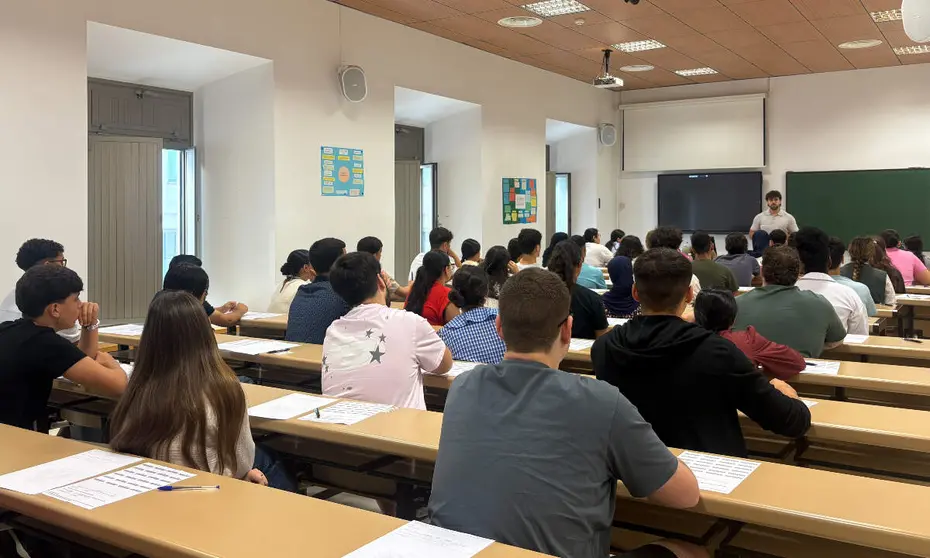 370 ceut&iacute;es inician la Selectividad este martes / Alma Palomino
