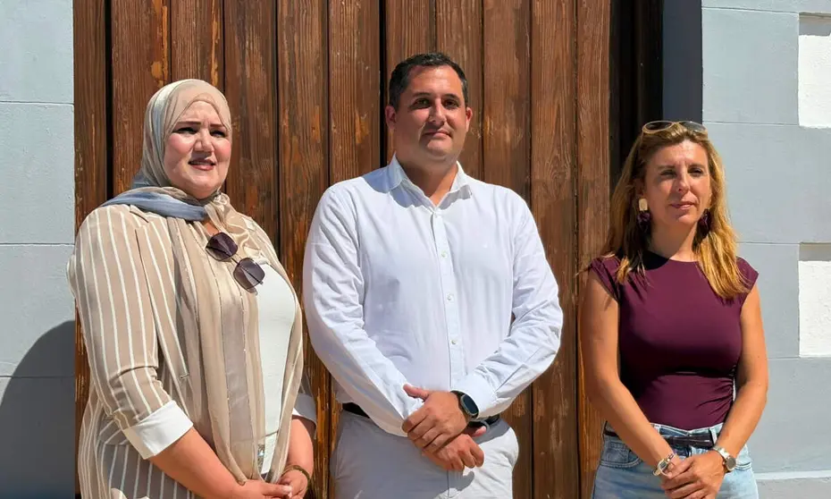 El consejero de Medio Ambiente junto a la viceconsejera de Servicios Urbanos y la directora general de Medio Ambiente / Alma Palomino