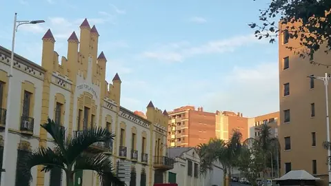 El cuartel de Otero a la izquierda, Villa Capone a a derecha / Archivo