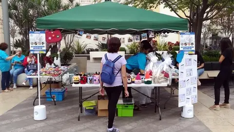 Stand de Acepas en la Plaza de los Reyes / Archivo