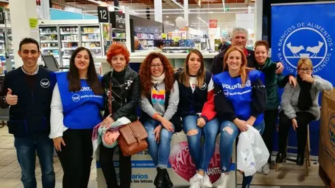 Recogida de alimentos por los voluntarios del Banco / Archivo