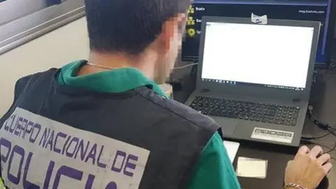Agentes de la Unidad Central de Ciberdelincuencia del CNP / Archivo