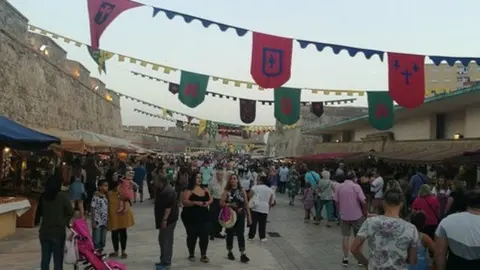 Mercado Medieval en las Murallas Reales / Archivo
