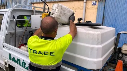 Un empleado de TRACE/ Archivo