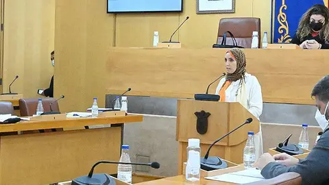 Fatima Hamed durante su intervenci&oacute;n en el pleno / Archivo