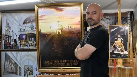 Fernando Vaquero, trabajando en el cartel / Archivo
