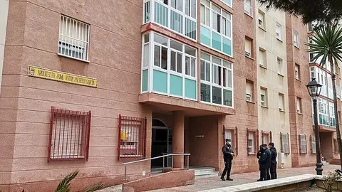 El edificio donde resid&iacute;a la familia, el d&iacute;a de los hechos/ Archivo
