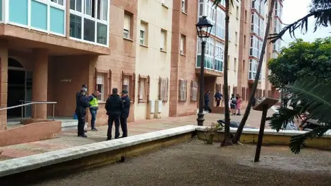 Los cuerpos de seguridad, instantes despu&eacute;s del asesinato / Archivo