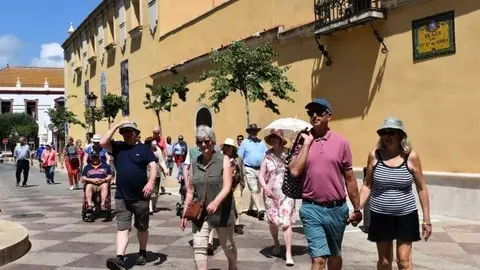 Un grupo de turistas en Ceuta/ Archivo