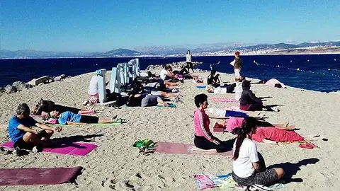 Yoga en la playa