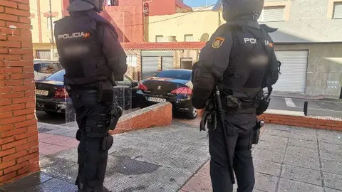 Una intervenci&oacute;n de la Polic&iacute;a Nacional / Archivo