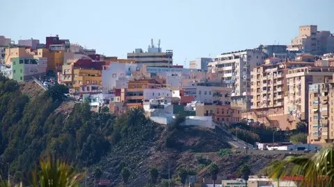 Viviendas en la Avenida de &Aacute;frica/ Archivo