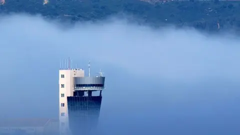 Brumas en el puerto / Rafa B&aacute;ez
