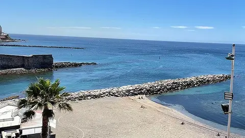 Soleado sobre el Foso / Archivo