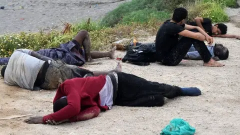 Un grupo de inmigrantes a su llegada a Ceuta / Archivo