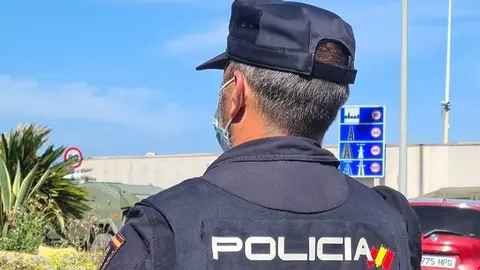 Polic&iacute;a nacional / Archivo