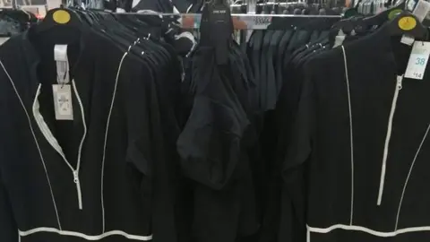 Burkini a la venta en la tienda Primark de Algeciras