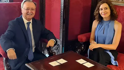 El presidente de la Ciudad y su hom&oacute;loga madrile&ntilde;a en la Alcald&iacute;a Noble / Laura Ortiz