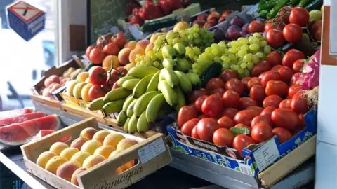 La cesta de la compra sigue aumentando su valor. ARCHIVO
