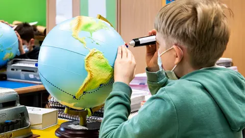 Los alumnos con deficiencia visual regresan hoy al colegio/ Cedida