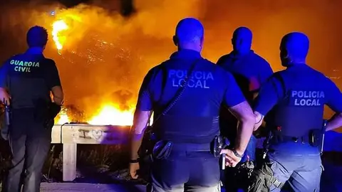 Polic&iacute;a Local en las cercan&iacute;as del Incencio