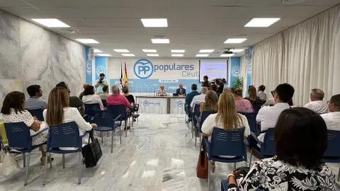 Militantes del PP durante un acto reciente/ Dani Hern&aacute;ndez