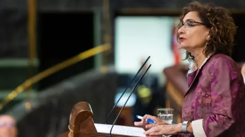 &iexcl;Ministra de Hacienda