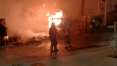 Incendio de veh&iacute;culos /Archivo