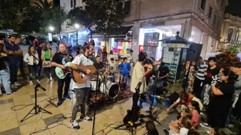 Momento de una de las ediciones anteriores de la 'noche en blanco'/ Archvio