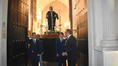 El traslado de San Juan Evangelista marc&oacute; el inicio del Encuentro / Rafa B&aacute;ez