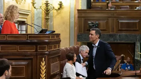 S&aacute;nchez habla con la presidenta del Congreso, Meritxell Batet / Archivo
