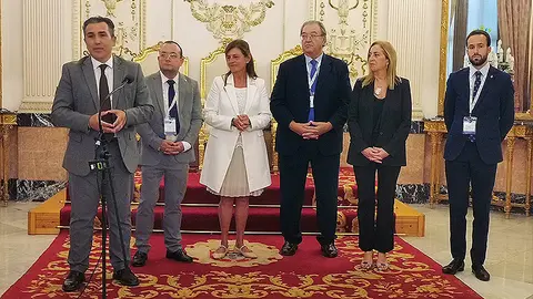 Bollit, tercero por la derecha, durante el Encuentro Nacional de J&oacute;venes Cofrades / Archivo