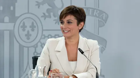La ministra de Pol&iacute;tica Territorial y portavoz del Gobierno, Isabel Rodr&iacute;guez, en la rueda de prensa posterior al Consejo de Ministros.. Pool Moncloa/Borja Puig de la Bellacasa