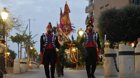Espectacular arriado de bandera de la mano del RING-7