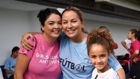 El f&uacute;tbol se une contra el c&aacute;ncer de mama. Foto: Rafa B&aacute;ez.