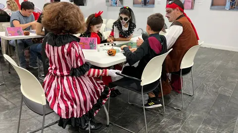 Tarde de juegos de la mano de El Solitario / Daniel Hern&aacute;ndez