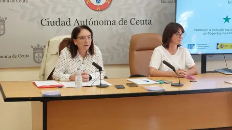 Mar Feria (izquierda) y Ana Laca (derecha) / &Aacute;frica Gonz&aacute;lez