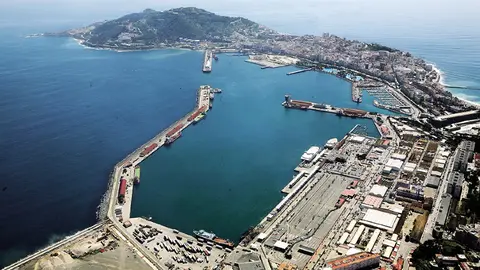 Vista a&eacute;rea del Puerto de Ceuta/ Archivo
