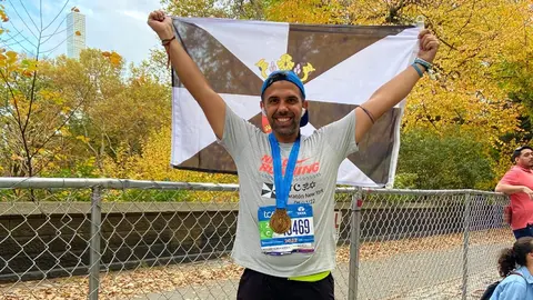 Claudio Alarc&oacute;n finaliza la Marat&oacute;n de Nueva York