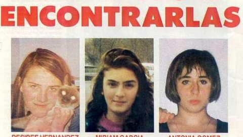 Cartel elaborado para la b&uacute;squeda de las j&oacute;venes