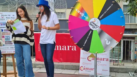 La Ruleta del Comercio ha repartido premios entre los compradores y lo seguir&aacute; haciendo hasta este jueves / Laura Ortiz