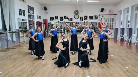 Las alumnas de la Escuela de Rosa Founaud celebran el D&iacute;a Internacional del Flamenco