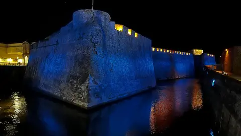 Imagen de las Murallas te&ntilde;idas de azul / Cedida
