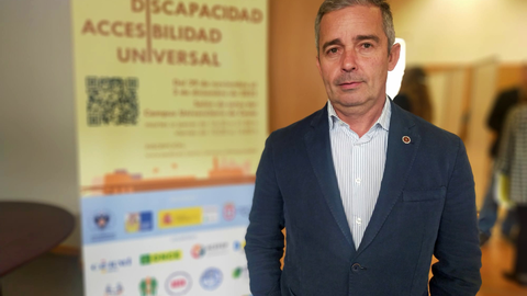 Juan Jos&eacute; D&iacute;az, antes de la mesa redonda/ Juanjo Coronado