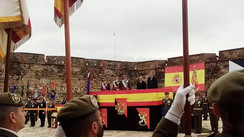 Acto castrense en las Murallas Reales / Archivo