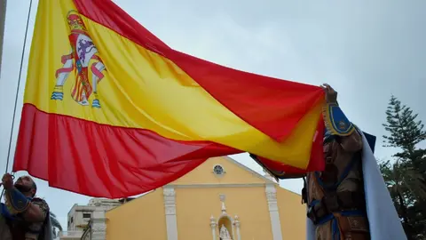 Arriado de Bandera protagonizado por Regulares - Archivo