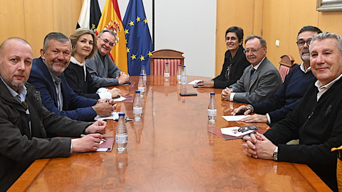 Momento de la reuni&oacute;n / Cedida