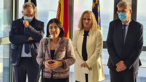 La ministra de sanidad durante su visita al Centro de Salud del Tarajal / Laura Ortiz. Archivo
